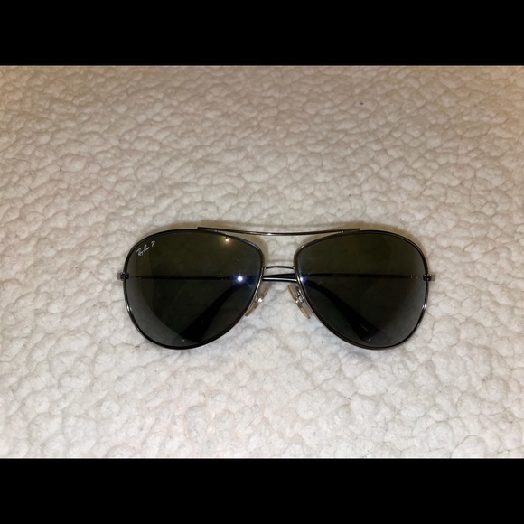 Selling Ray-Bans - Picture 2 of 3